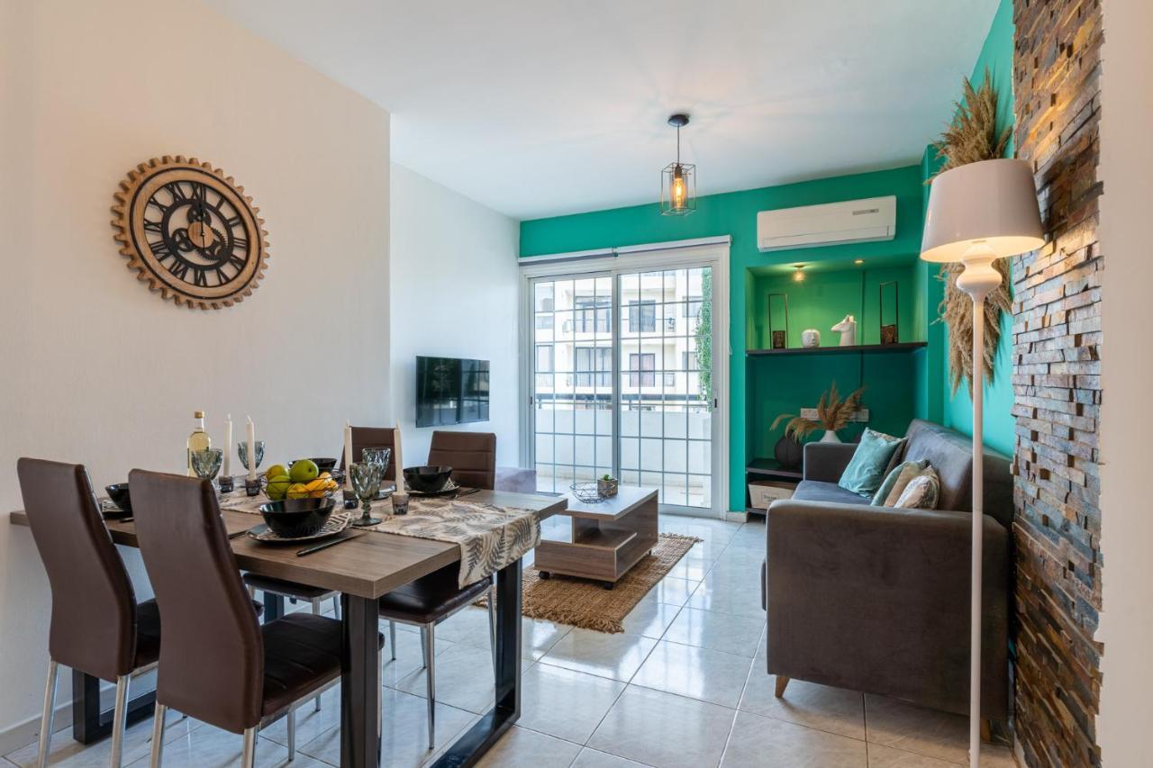 Araminta 2-Bedroom Apartment In Larnaca Exterior photo