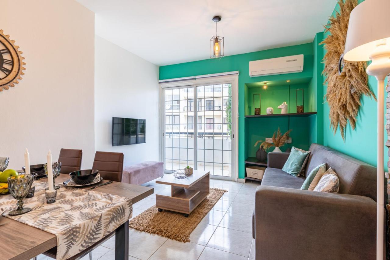 Araminta 2-Bedroom Apartment In Larnaca Exterior photo